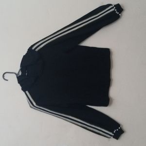 LPA Women Sweater. Color Black. Size